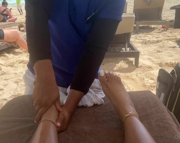 Queenjodiieetoes aka Prettyfeetonly1800 OnlyFans - Beach Massage It Was The Best