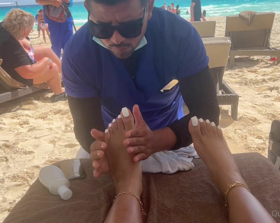 Queenjodiieetoes aka Prettyfeetonly1800 OnlyFans - Beach Massage It Was The Best