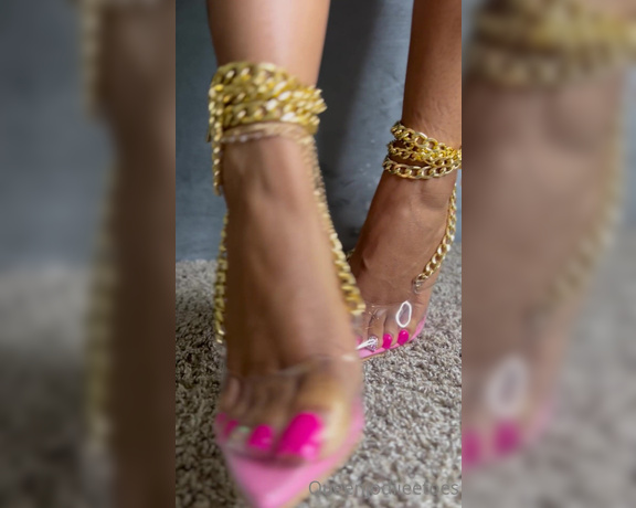 Queenjodiieetoes aka Prettyfeetonly1800 OnlyFans - I Love The Sound Of These Heels