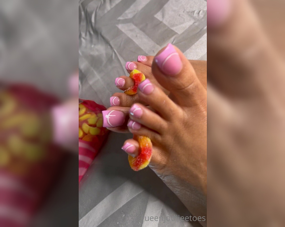 Queenjodiieetoes aka Prettyfeetonly1800 OnlyFans - I Got Something Sweet If You Gotta Sweet Tooth
