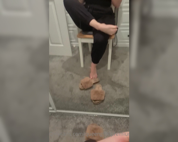 The Foot Queen of England aka Queengf90premium OnlyFans - I intended to get loads of hottub content made this weekend, but storm AlanAlex had other plans!