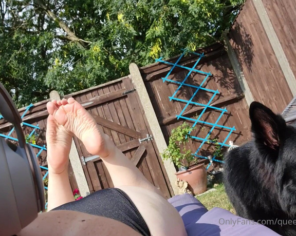 The Foot Queen of England aka Queengf90premium OnlyFans - Not sure how long I can hack this weather!