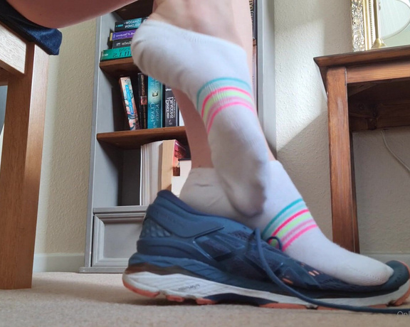 The Foot Queen of England aka Queengf90premium OnlyFans - I am blasting my home workouts! Ive just had a killer leg day are you getting fitter during this