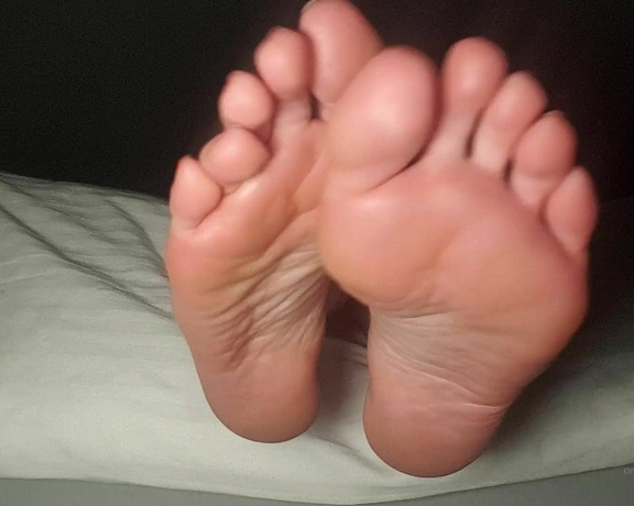 The Foot Queen of England aka Queengf90premium OnlyFans - Imagine being this close