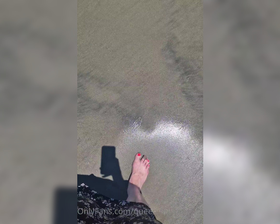 The Foot Queen of England aka Queengf90premium OnlyFans - Some beach asmr for you Turns out Long Beach has an oil island and as a result the beach and wate 2