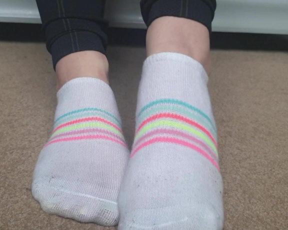 The Foot Queen of England aka Queengf90premium OnlyFans - Smelly home work out socks, one week of workouts