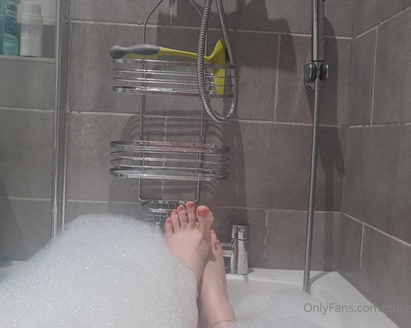 The Foot Queen of England aka Queengf90premium OnlyFans - Morning baths are the one