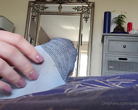 The Foot Queen of England aka Queengf90premium OnlyFans - Smelly for the win