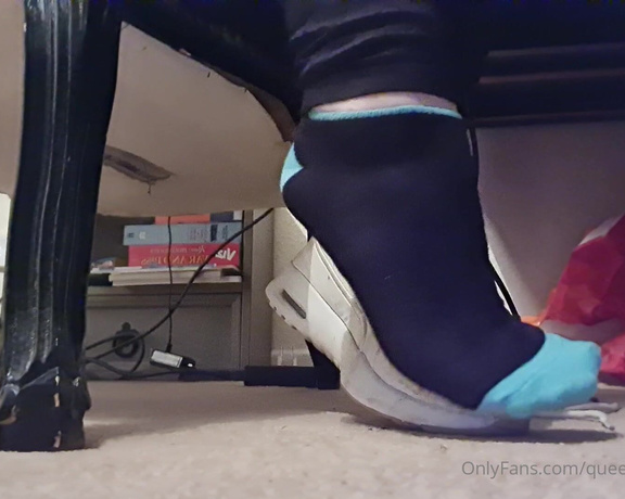 The Foot Queen of England aka Queengf90premium OnlyFans - I miss sessions no one rubs my feet for an entire day anymore