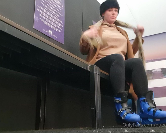 The Foot Queen of England aka Queengf90premium OnlyFans - Ice skating! Its not something that Im a natural at but I try every year regardless! Whats your