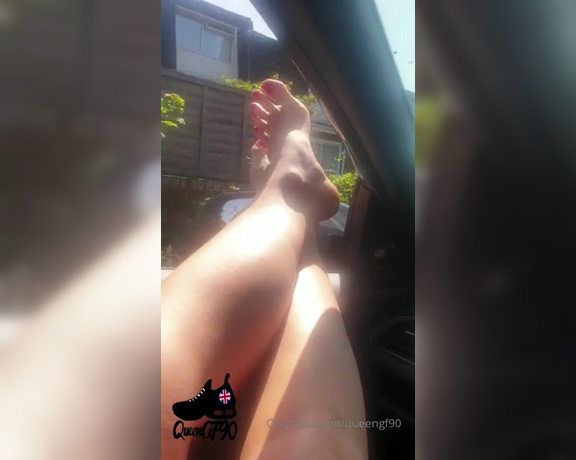 The Foot Queen of England aka Queengf90premium OnlyFans - The only way to cool down on a hot day! Would this catch your eye if my car passed you