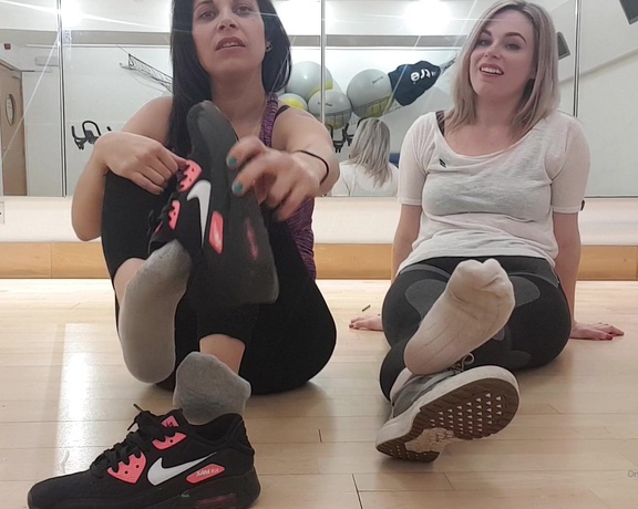 The Foot Queen of England aka Queengf90premium OnlyFans - Here is a wonderful clip Ana and I made until the end this would have been SO HOT You can see