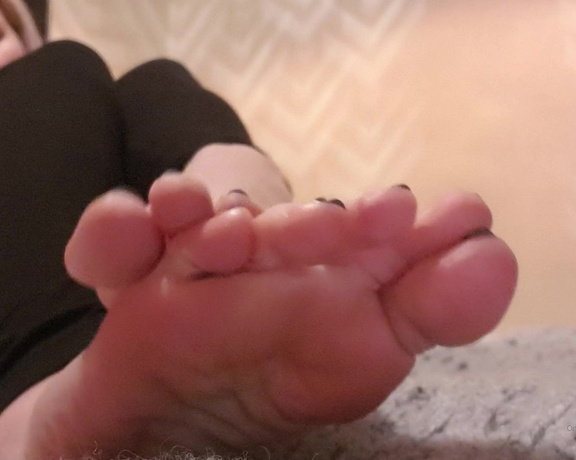 The Foot Queen of England aka Queengf90premium OnlyFans - 5dd44a5388c27a96a3bcf