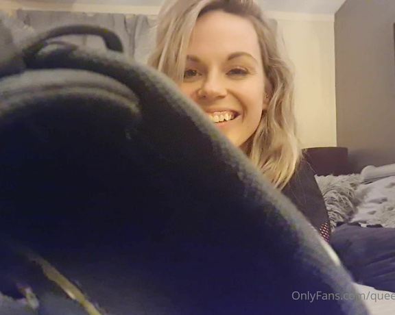 The Foot Queen of England aka Queengf90premium OnlyFans - Worship my feet and ass