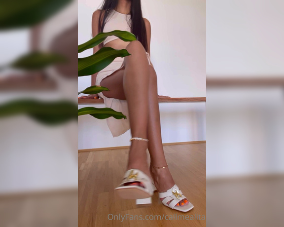 Alita aka Callmealita OnlyFans - I’m enjoying this summer orange color