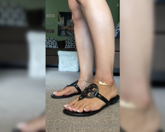 DeeDee aka Deedeericanfeet OnlyFans - As requested!!! Shoe play in these Tory Burch sandals ! I get a lot of requests for these