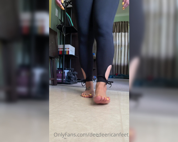 DeeDee aka Deedeericanfeet OnlyFans - Hi there ! As requested! My side views walking back n forth !