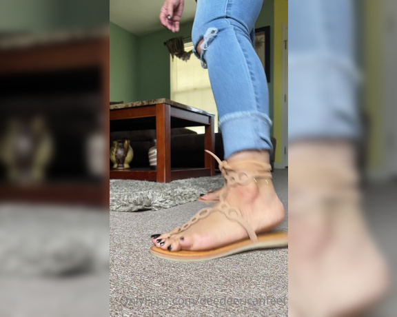 DeeDee aka Deedeericanfeet OnlyFans - As requested! In these cute sandals ! Side angles !!