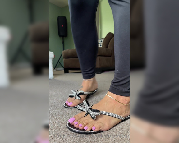 DeeDee aka Deedeericanfeet OnlyFans - As requested!!!!!!! Shoe play wit these sandals !