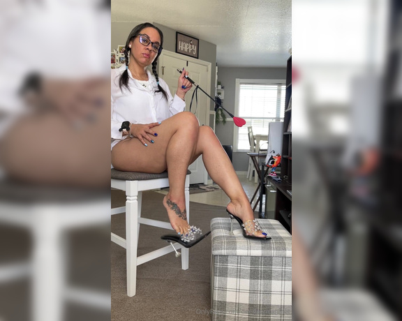 DeeDee aka Deedeericanfeet OnlyFans - As requested!!!! sexy tease in mules !