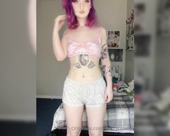 Starryfawnn OnlyFans - New hair! Teasing my body to you