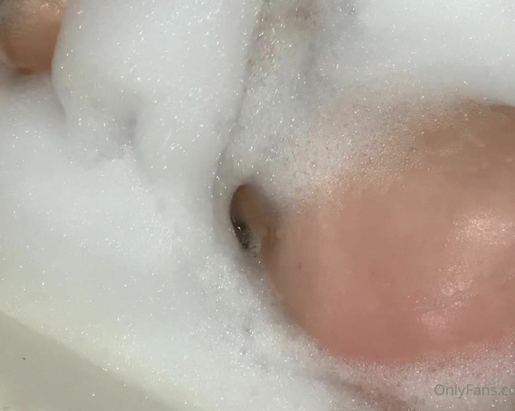 Anna Hairy Goddess aka Sexymissme OnlyFans - I love touch myself in bath