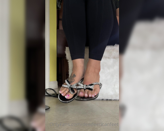 DeeDee aka Deedeericanfeet OnlyFans - As requested!!!!! More shoe play but in these black Tory’s and black sparkly flips !