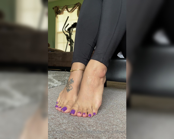 DeeDee aka Deedeericanfeet OnlyFans - As requested!! not sure what kind of request this was !! Lol It happens somtimes !