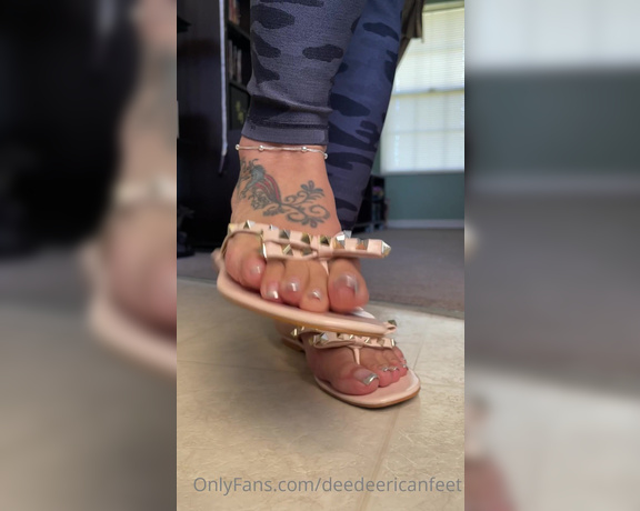 DeeDee aka Deedeericanfeet OnlyFans - As requested! In these cute studded sandals and old pedi !