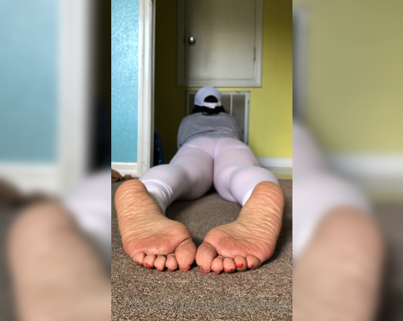 DeeDee aka Deedeericanfeet OnlyFans - Hiya! As requested ! My white tights and soles ohhh and I added the thong  For those who keep