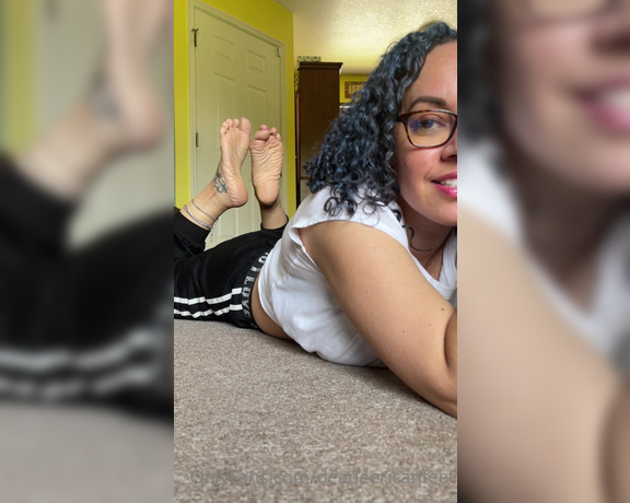 DeeDee aka Deedeericanfeet OnlyFans - As requested! In the pose and rubbing soles together !!