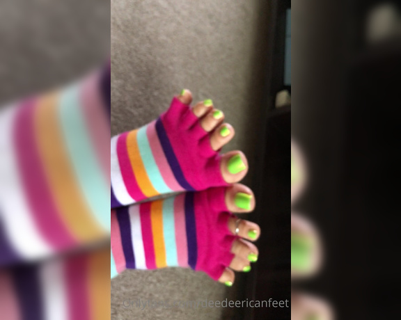 DeeDee aka Deedeericanfeet OnlyFans - New pedi guys ! Yes I did it myself again ! High society by cirque colors thank u hun for this polis