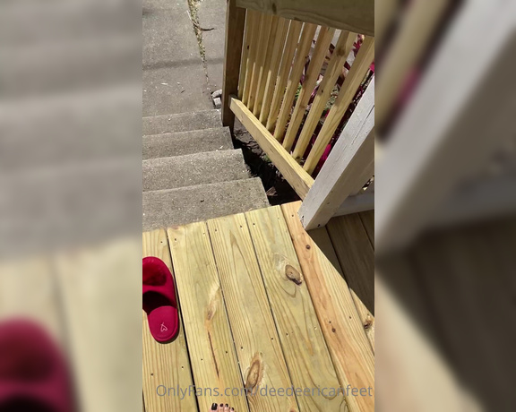 DeeDee aka Deedeericanfeet OnlyFans - New wood floor on my porch YAYYYYYYYYY!!! Just wanted to share that wit u and some cute bare feet