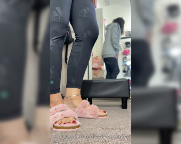 DeeDee aka Deedeericanfeet OnlyFans - As requested! Almost 7min long of me trying on sandals , slides , boots, flip flops ! And my bare
