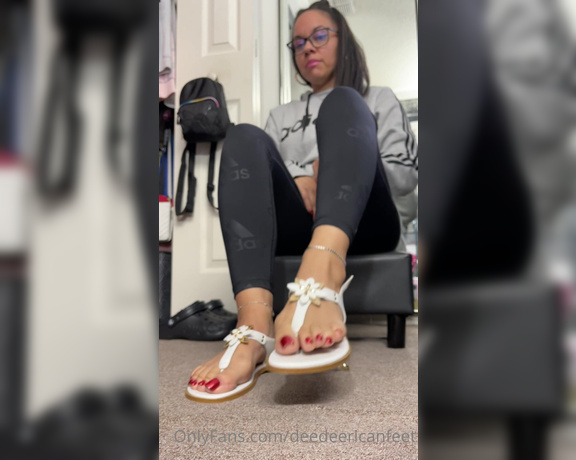 DeeDee aka Deedeericanfeet OnlyFans - As requested! Almost 7min long of me trying on sandals , slides , boots, flip flops ! And my bare