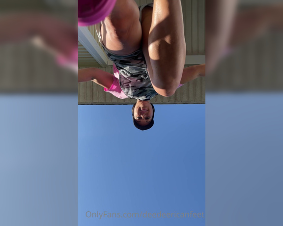 DeeDee aka Deedeericanfeet OnlyFans - Hi there favorite peeps ! As requested!! Outside POV giantess ! My soles will be blurry but only cuz