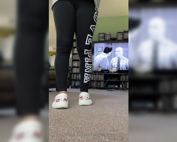 DeeDee aka Deedeericanfeet OnlyFans - As requested!!! Soles tease in my white crocs