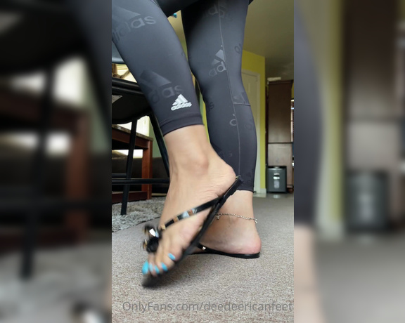 DeeDee aka Deedeericanfeet OnlyFans - As requested! Some dangle some clappy clap !