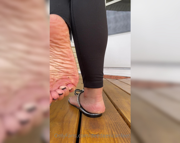 DeeDee aka Deedeericanfeet OnlyFans - Gm!!! As requested! In these cute sparkly sandals !