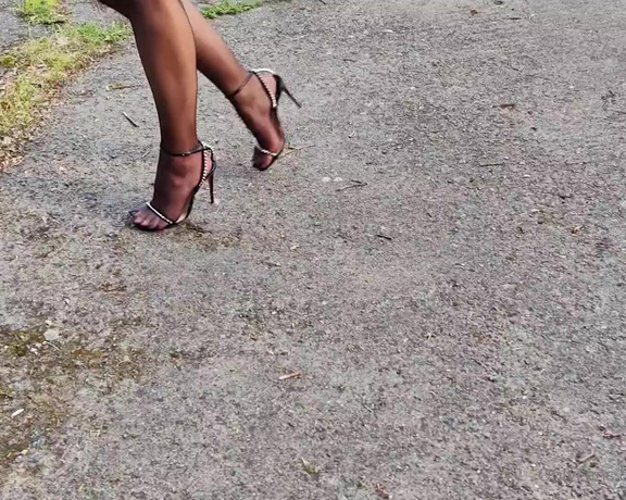 Sexy Lenas diary aka Lenasdiary OnlyFans - (638815300) Sandals  Walk