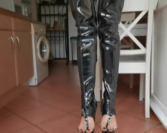 Sexy Lenas diary aka Lenasdiary OnlyFans - (515452989) Extreme Boots