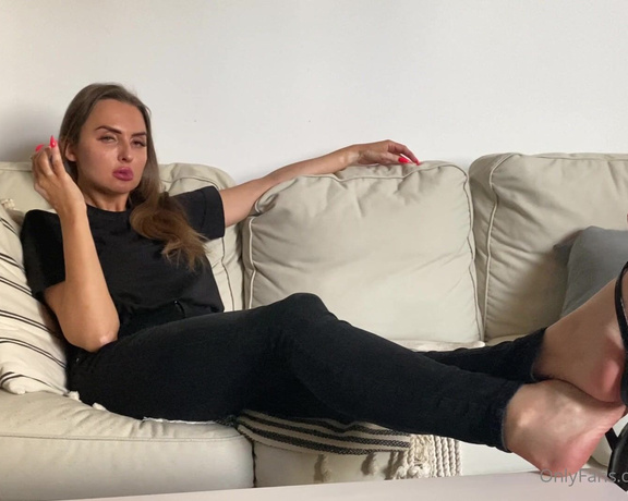 Sexy Lenas diary aka Lenasdiary OnlyFans - (173718336) If you love and adore me smash the fucking like button and comment below Lena you are my goddess