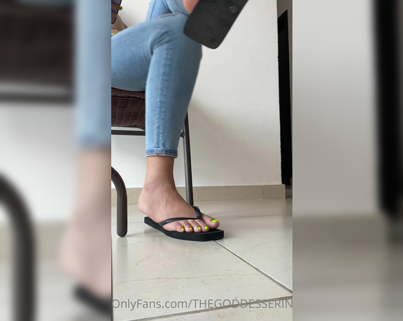 Erin aka Thegoddesserin OnlyFans - Ignoring you, all you can do is watch me dangling and clapping my flip flops, you really love how