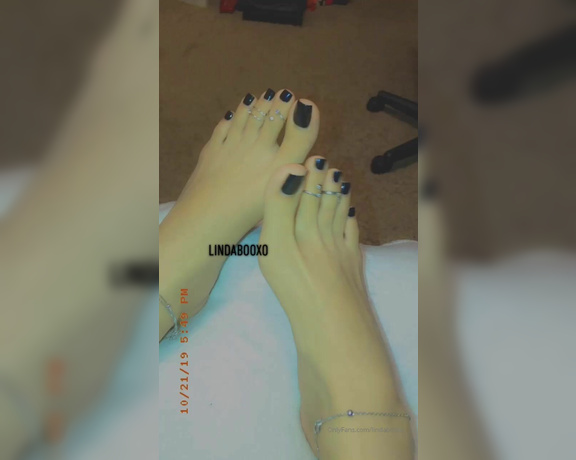 Linda Boo aka Lindabooxo OnlyFans - Black Toes & ToeRings