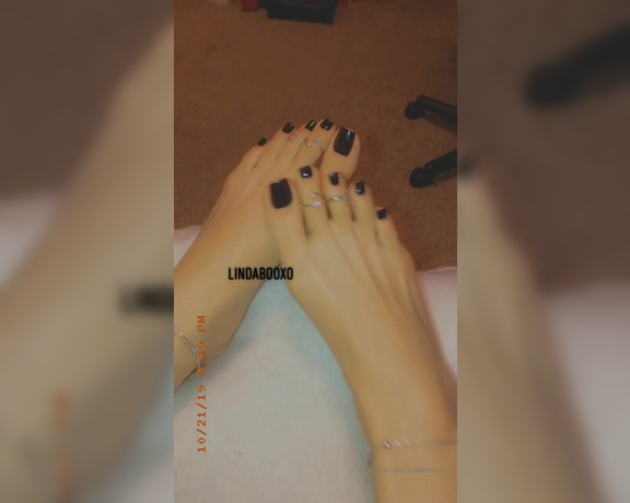 Linda Boo aka Lindabooxo OnlyFans - Black Toes & ToeRings