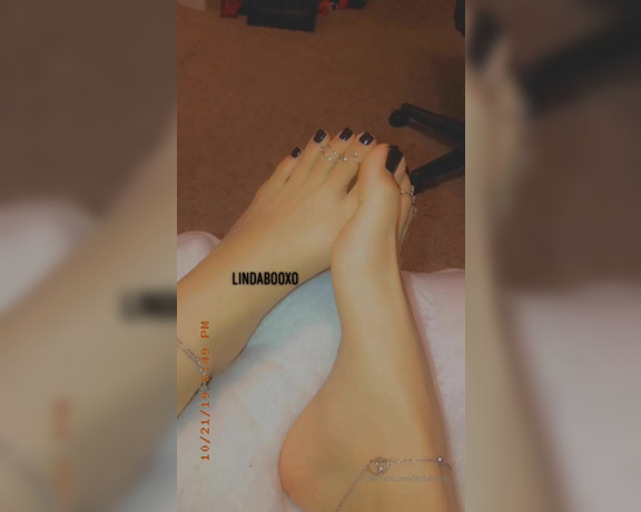 Linda Boo aka Lindabooxo OnlyFans - Black Toes & ToeRings