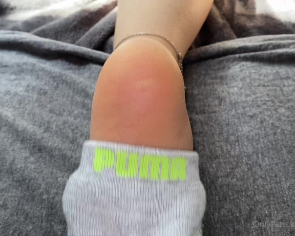 Linda Boo aka Lindabooxo OnlyFans - Early morning sleepy soles 1