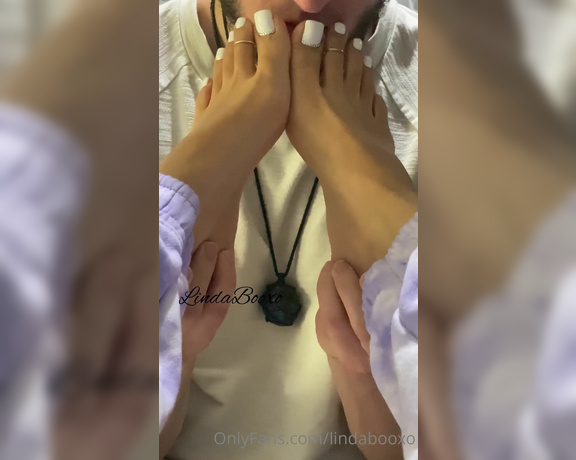 Linda Boo aka Lindabooxo OnlyFans - Never really had anyone worship my toesies before and I must say it tickles as hell but feels good