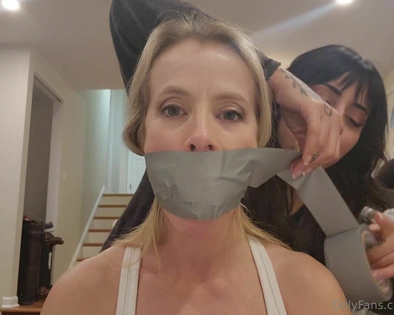 Claire Irons aka Claireirons OnlyFans - @skullcandybri took over my gag play