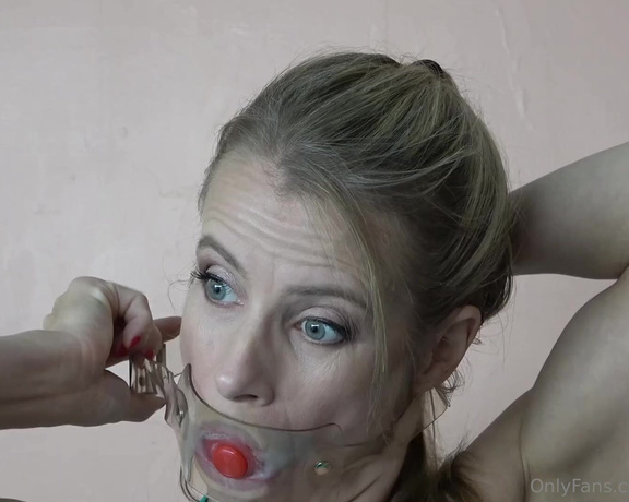 Claire Irons aka Claireirons OnlyFans - Here is a clear panel gag test video for your viewing pleasure